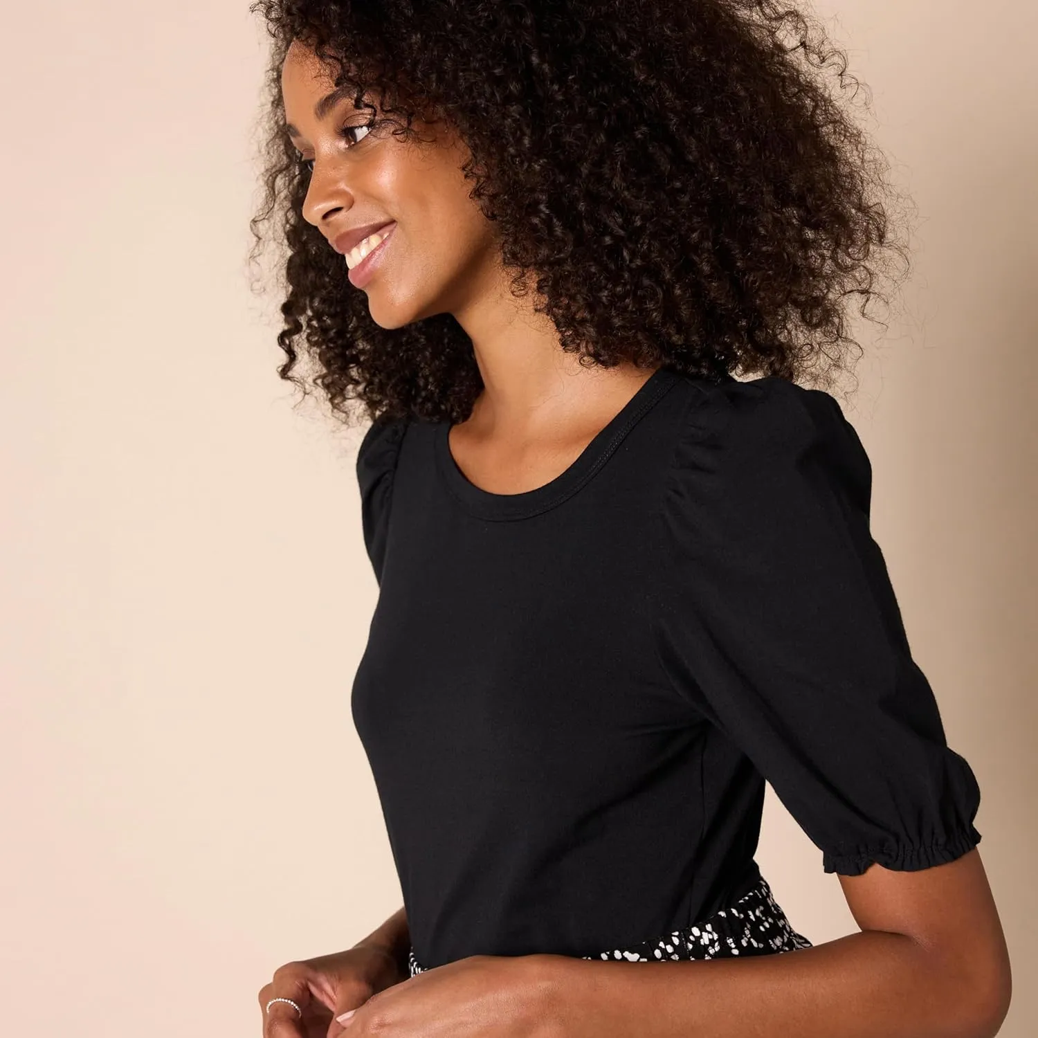 Amazon Essentials Women's Classic-Fit Puff Short-Sleeve Crewneck T-Shirt
