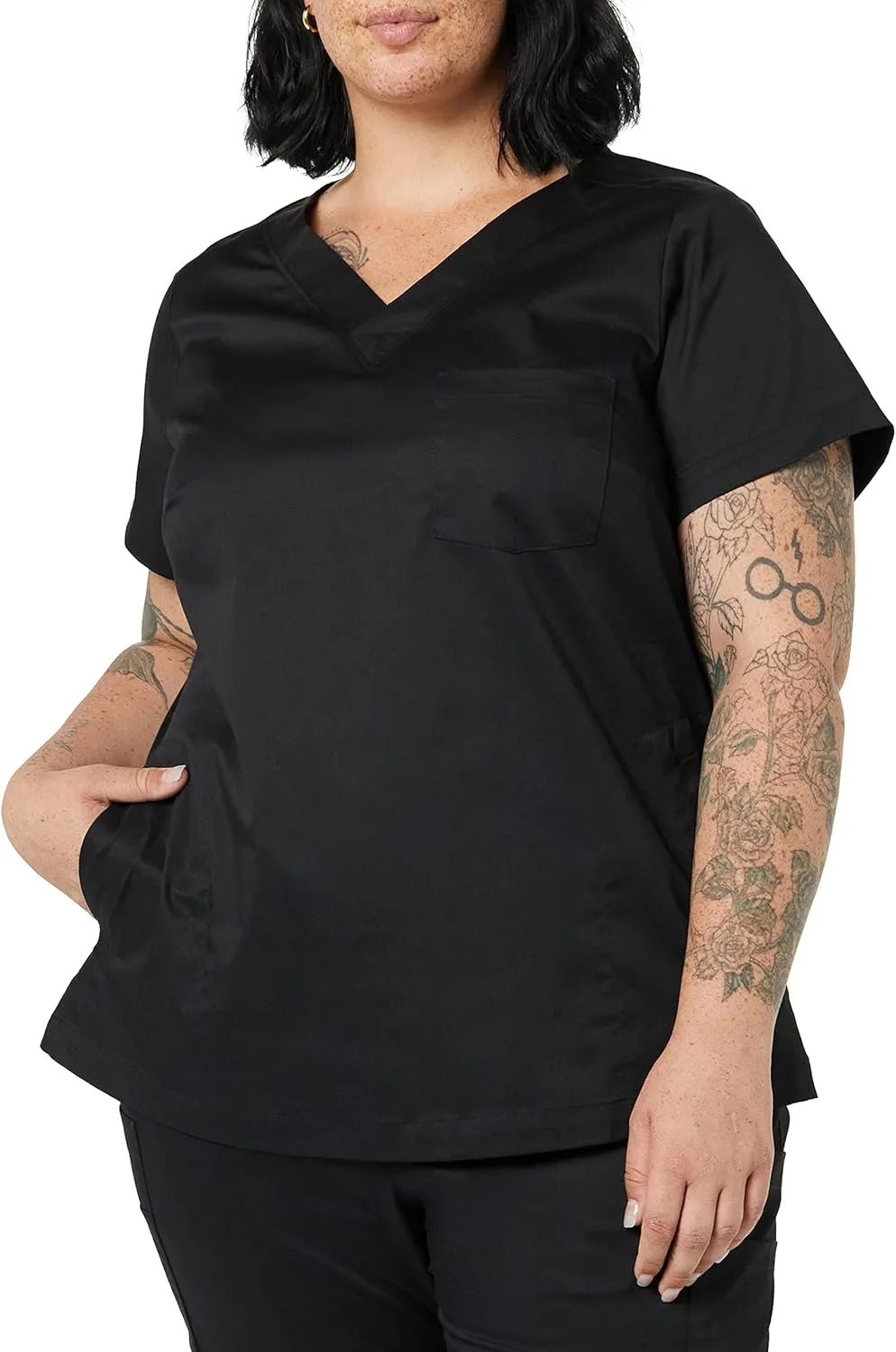 Amazon Essentials Women's Classic Fit V-Neck Short Sleeve Scrub Top (Available in Plus Size)