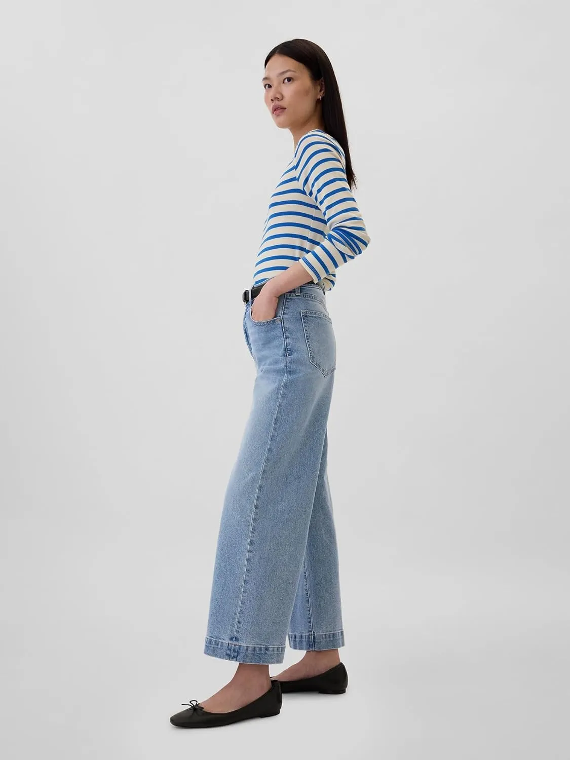 GAP Women's High Rise Wide Leg Cropped Jeans