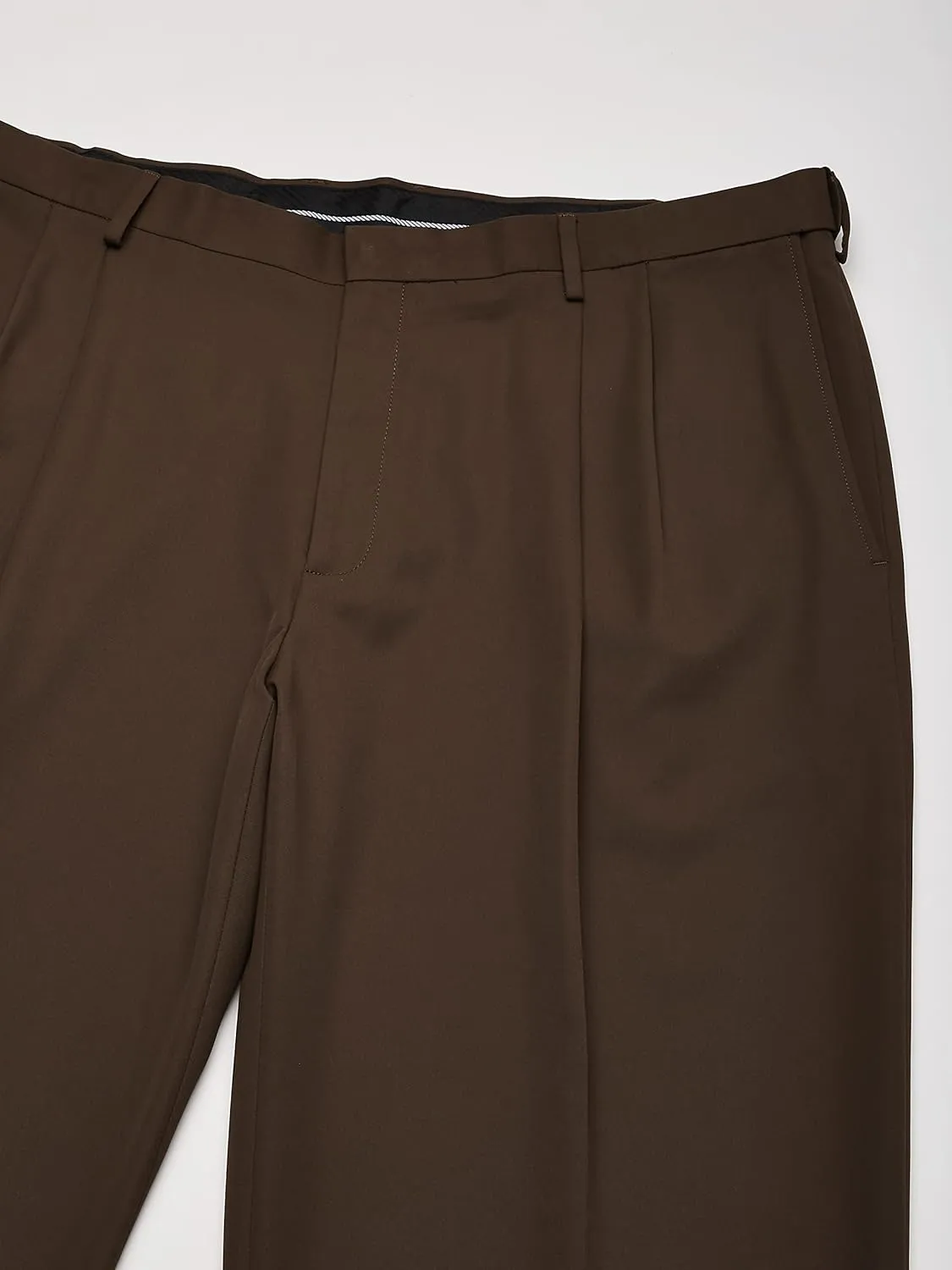 Haggar Mens Hidden Expandable Waistband Classic Fit Pleated Front Gabardine Dress Pant