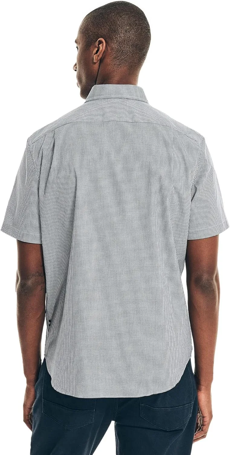 Nautica Men's Classic Fit Wrinkle Resistant Seashore Plaid Short Sleeve Shirt