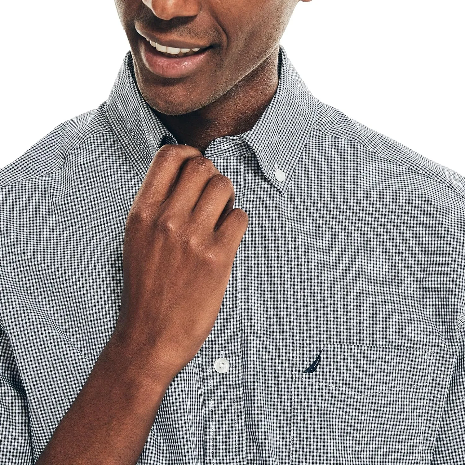 Nautica Men's Classic Fit Wrinkle Resistant Seashore Plaid Short Sleeve Shirt