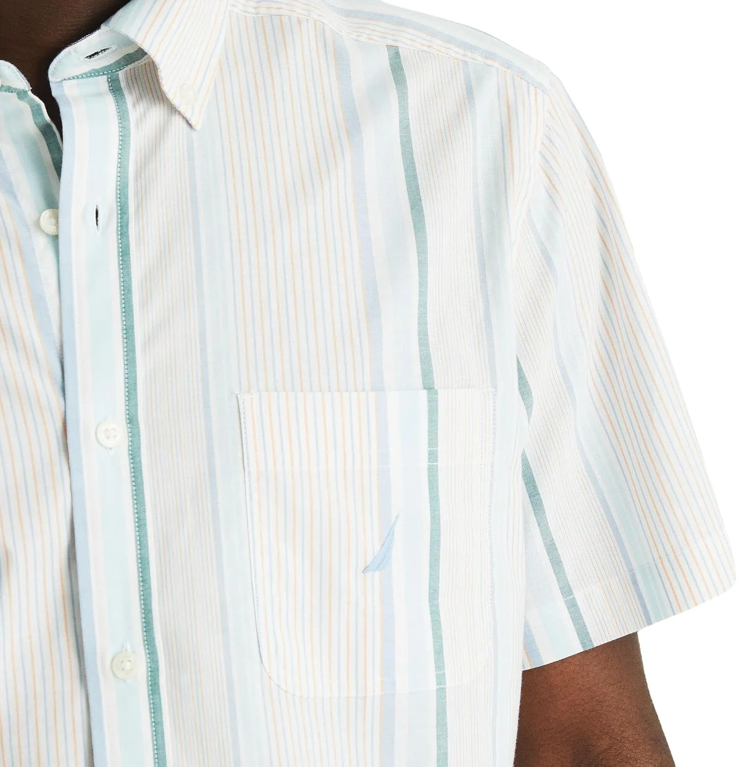 Nautica Men's Classic Fit Wrinkle Resistant Seashore Plaid Short Sleeve Shirt