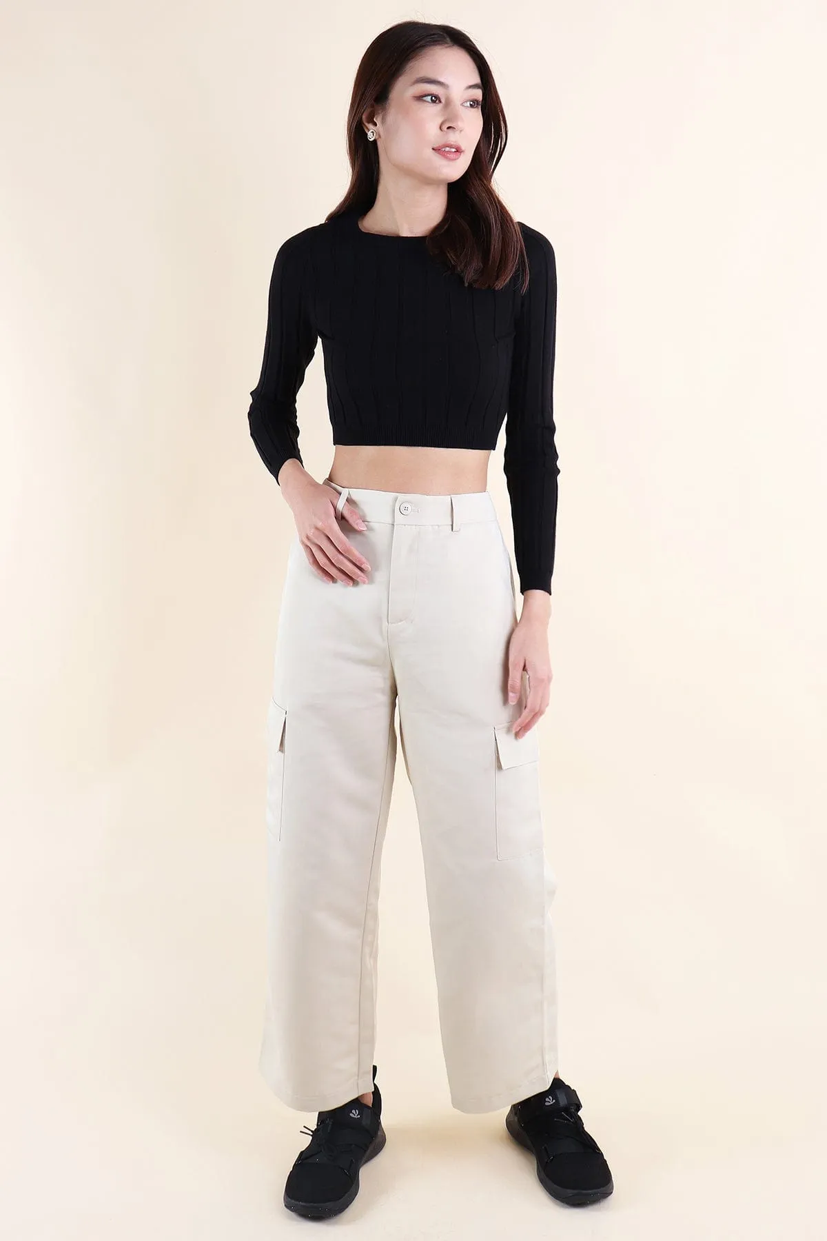 RAIDER CARGO PANTS IN ECRU